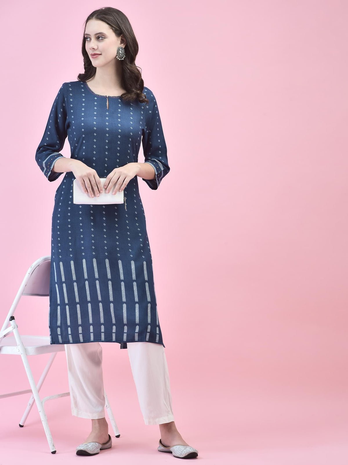 Women Liva (Rayon) Navy Blue Geometric Print Kurta