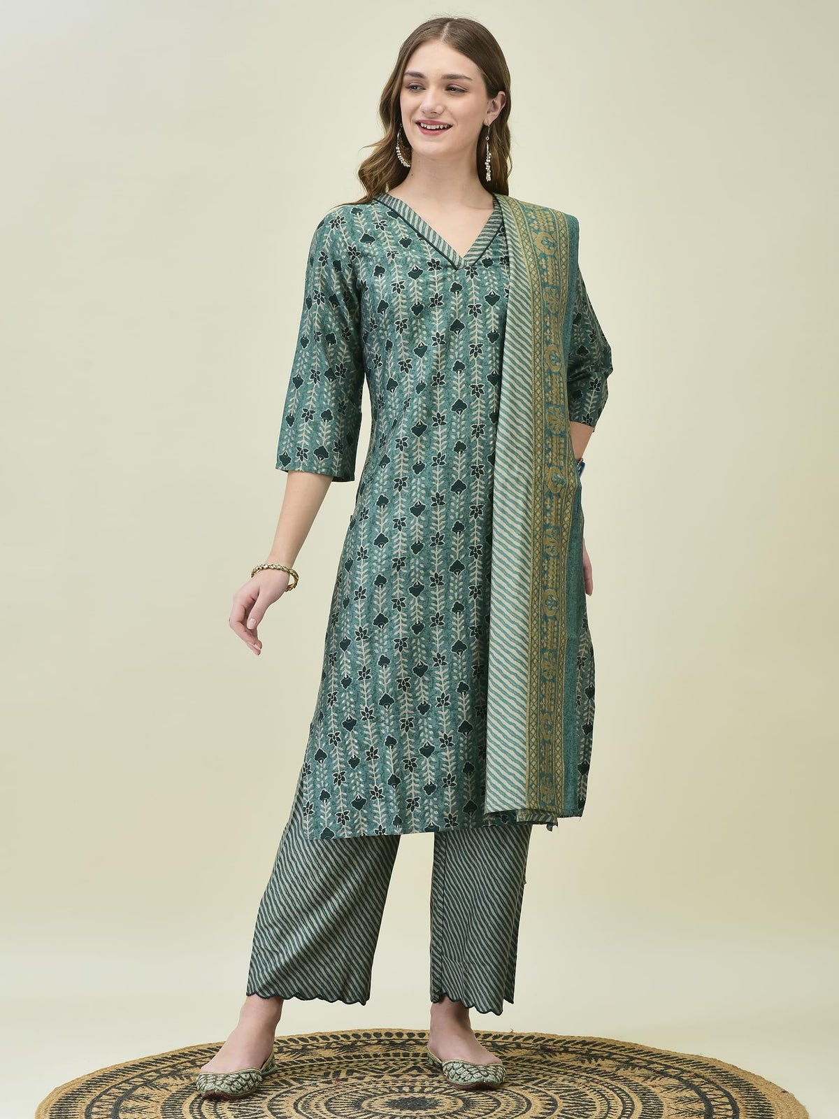 Women Muslin Teal Floral Print Kurta Comfort Pant Chanderi Dupatta